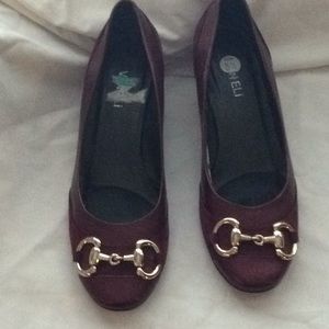 Plum Low Heel Pumps size 8.5 but fit 8 Horse bit Hardware